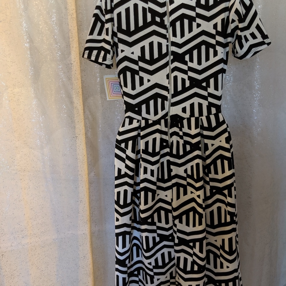 Lularoe - Picture 2 of 2